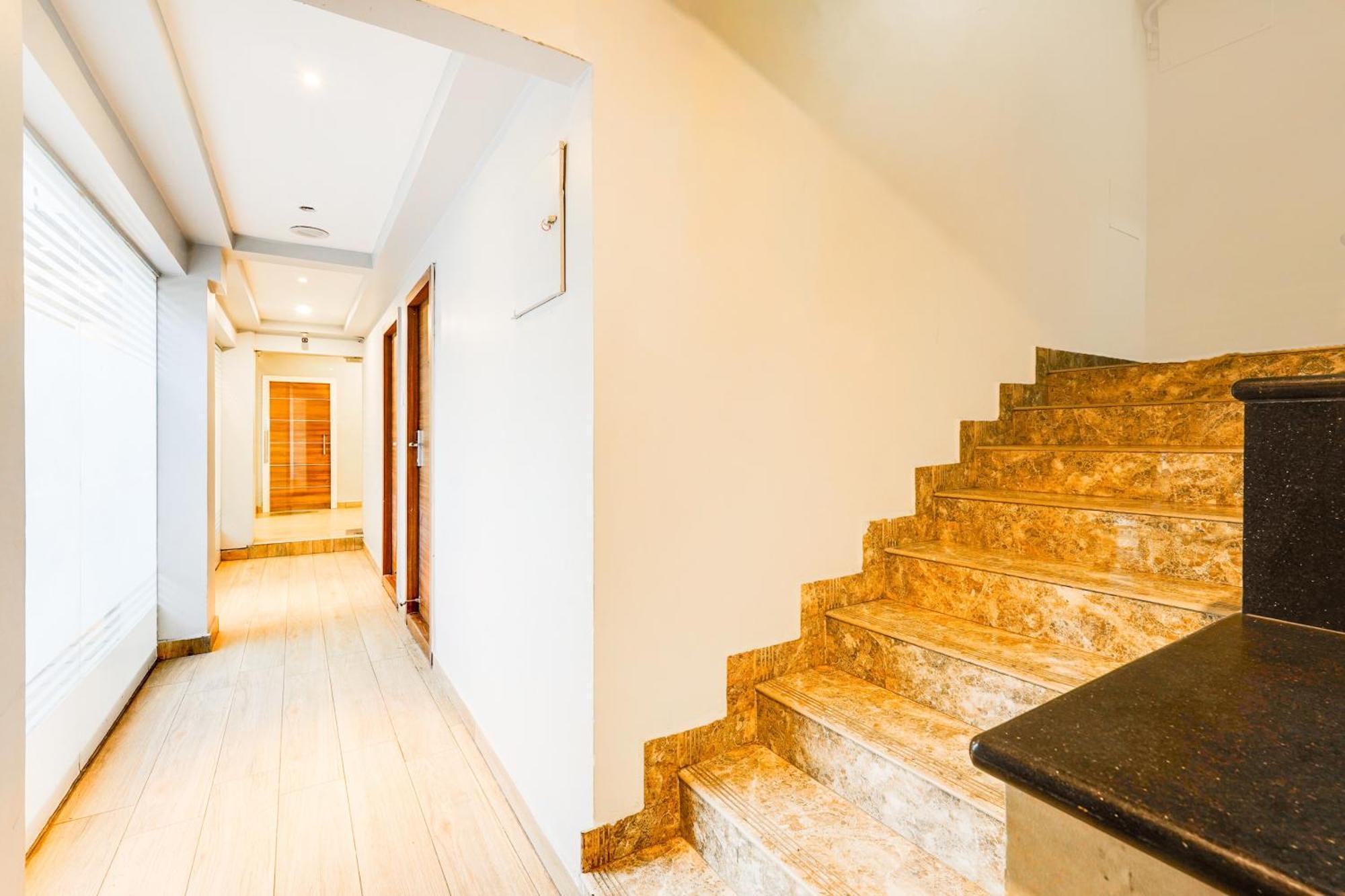 Super Townhouse Oak Kodambakkam Formerly Cine City Chennai Exterior foto