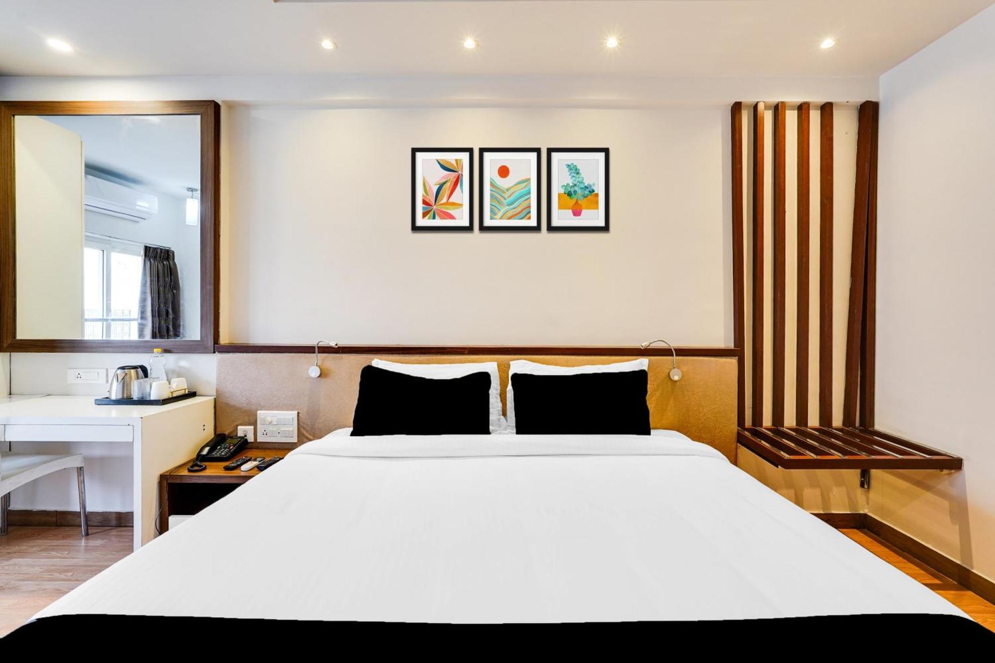 Super Townhouse Oak Kodambakkam Formerly Cine City Chennai Exterior foto